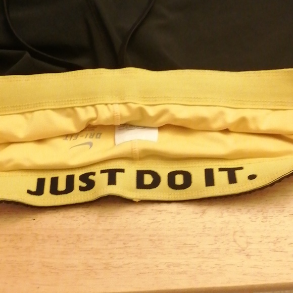 Nike  unisex Dry fit, Just do it slogan ,  black  shorts, yellow shorts size L - Picture 8 of 10